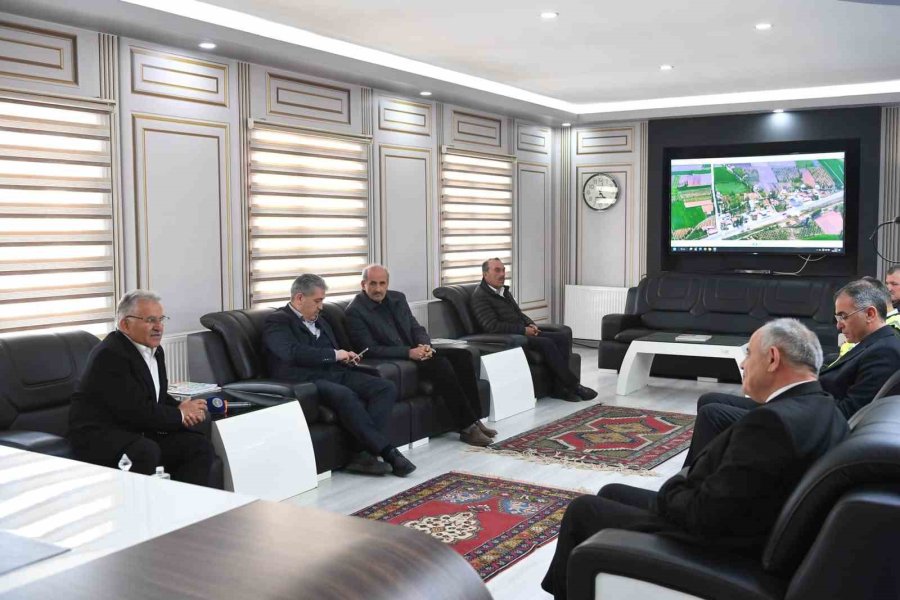 Başkan Büyükkılıç’tan Yahyalı’da Yatırım Değerlendirme Toplantısı