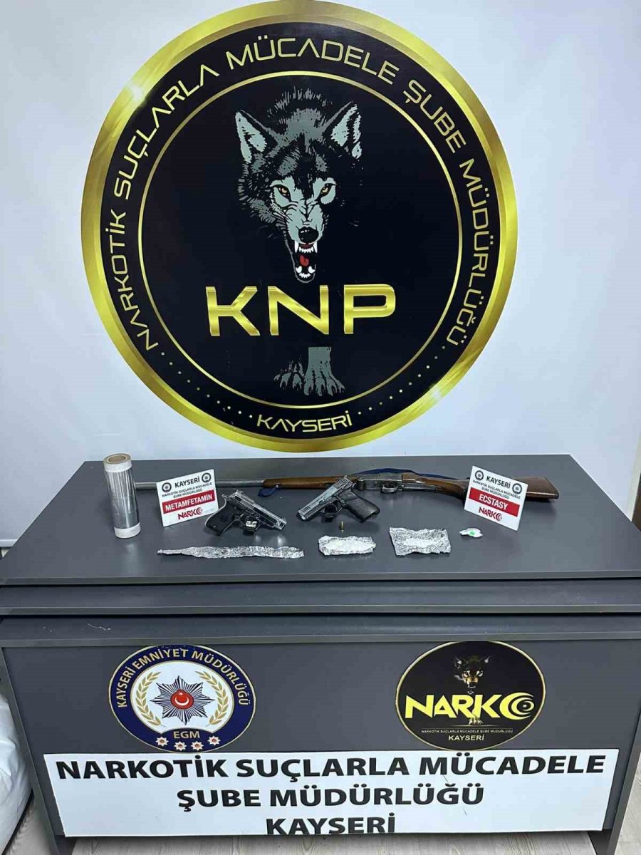 Narkotik Polisi Uyuşturucuya Geçit Vermiyor