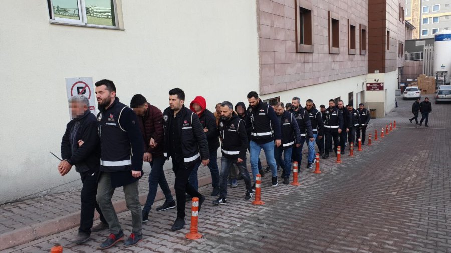 Eş Zamanlı ‘kaçakçılık’ Operasyonunda 11 Kişi Adliyede