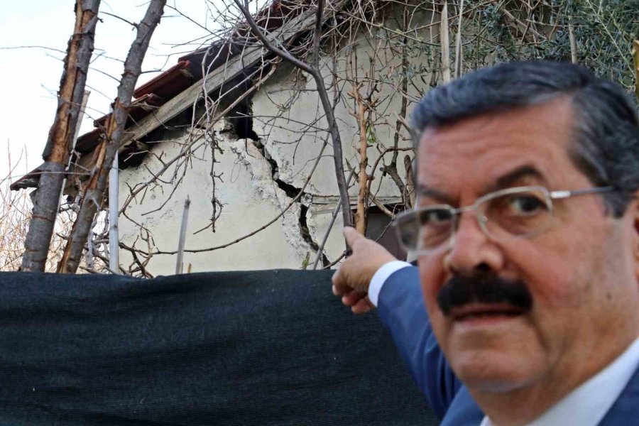 Antalya’da Eğik Evlerde Diken Üstünde Yaşam