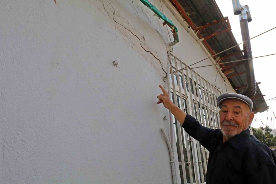 Antalya’da Eğik Evlerde Diken Üstünde Yaşam