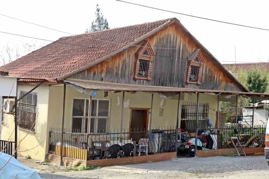 Antalya’da Eğik Evlerde Diken Üstünde Yaşam