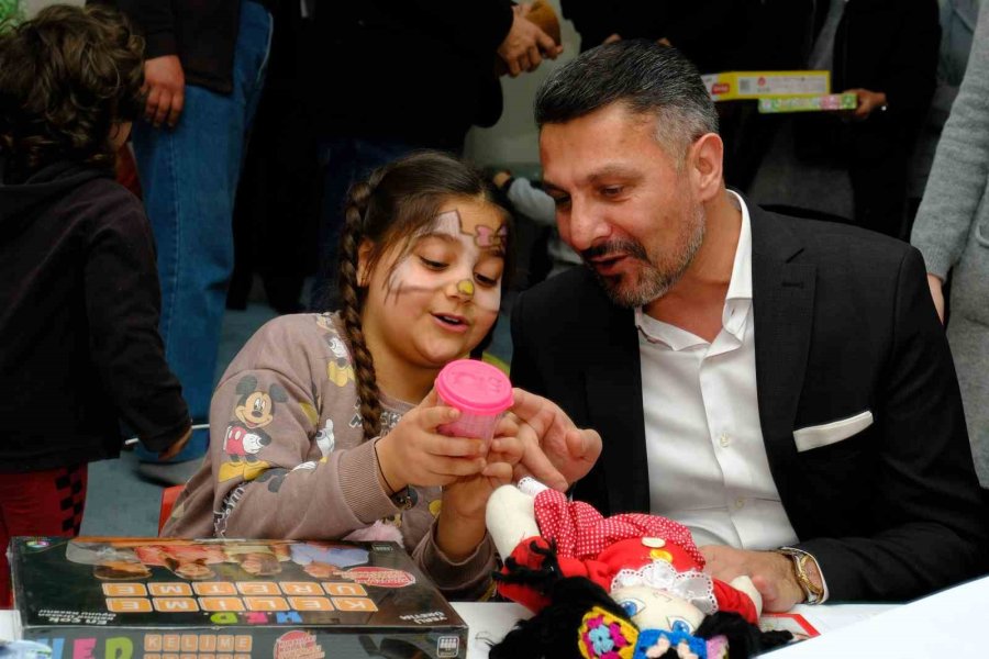 Depremzede Çocukların Yüzü Sivrihisar’da Gülüyor