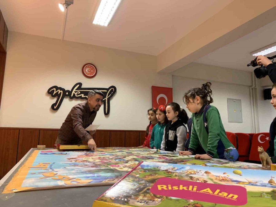 Minikler Hem Eğlendi Hem De Afet Konusunda Bilgilendi