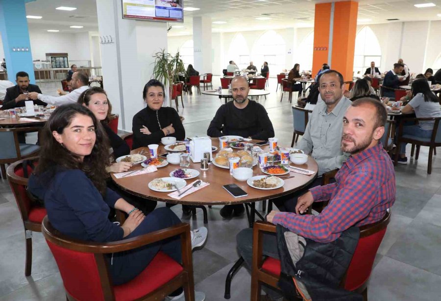 Rektör Kalan:"deprem Bölgesine Destek Olmayan Tek Personelimiz Yok"