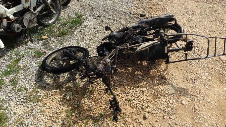 Plakasını Söktüğü Motosikletini Yakıp Gitti