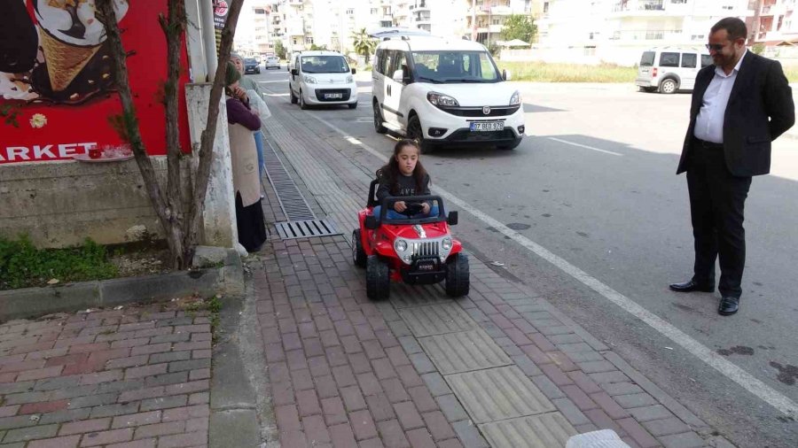 Depremzede Down Sendromlu Doğa, Akülü Arabasına Kavuştu