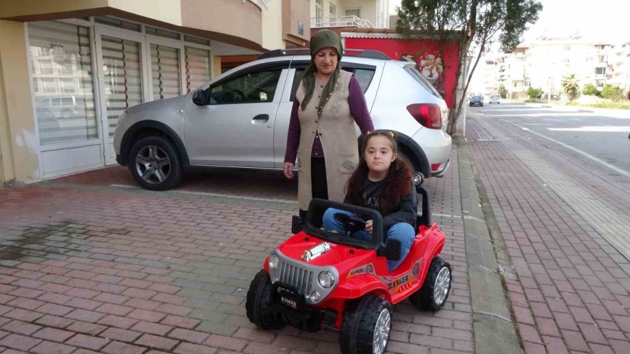 Depremzede Down Sendromlu Doğa, Akülü Arabasına Kavuştu