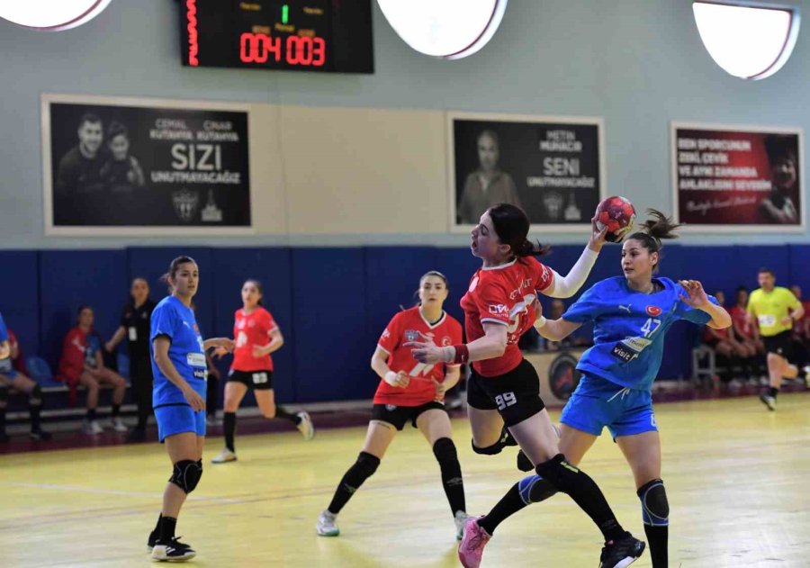 Konyaaltı Büyük Avantaj Yakaladı