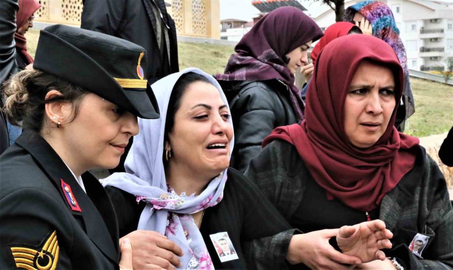 Şehit Karakol Komutanına Gözyaşları Arasında Son Görev
