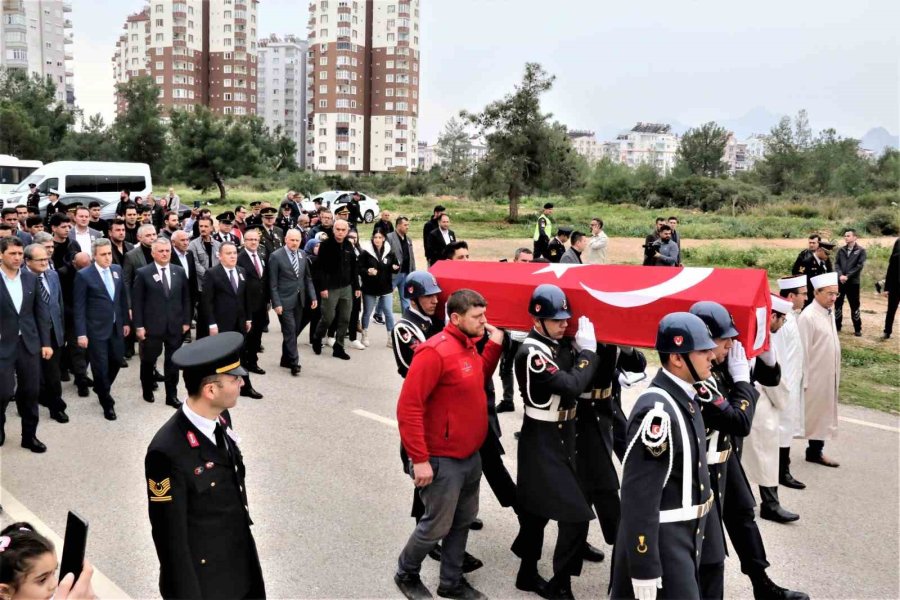 Şehit Karakol Komutanına Gözyaşları Arasında Son Görev