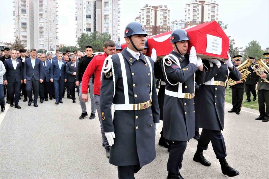 Şehit Karakol Komutanına Gözyaşları Arasında Son Görev