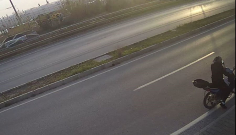 Plakasını Söktüğü Motosikletini Yakıp Gitti