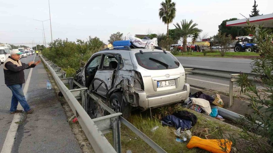 Antalya’ya Gelen Depremzede Çift, Geçirdikleri Kazada Yaralandı