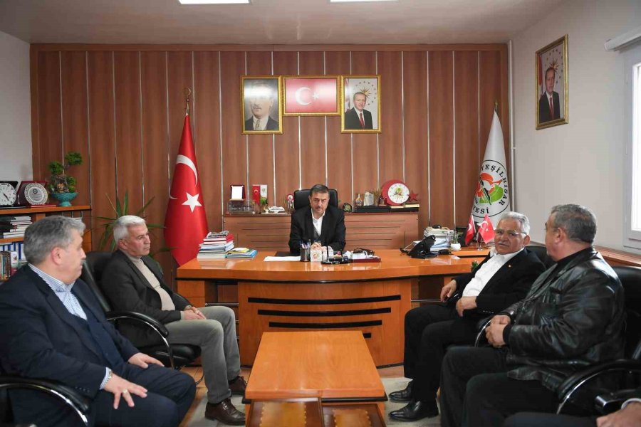 Başkan Büyükkılıç, Yeşilhisar’da 2023 Yılı Değerlendirme Toplantısı Yaptı