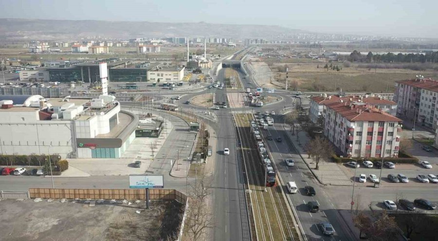 Yeni Tramvay Hattı Hizmete Başladı, Başkan Büyükkılıç Vatman Koltuğuna Oturdu