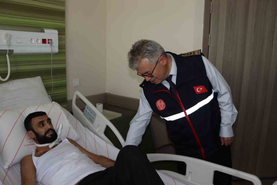 Hem Enkaz Altında Hem De Hastanede Yalnız Bırakmadılar