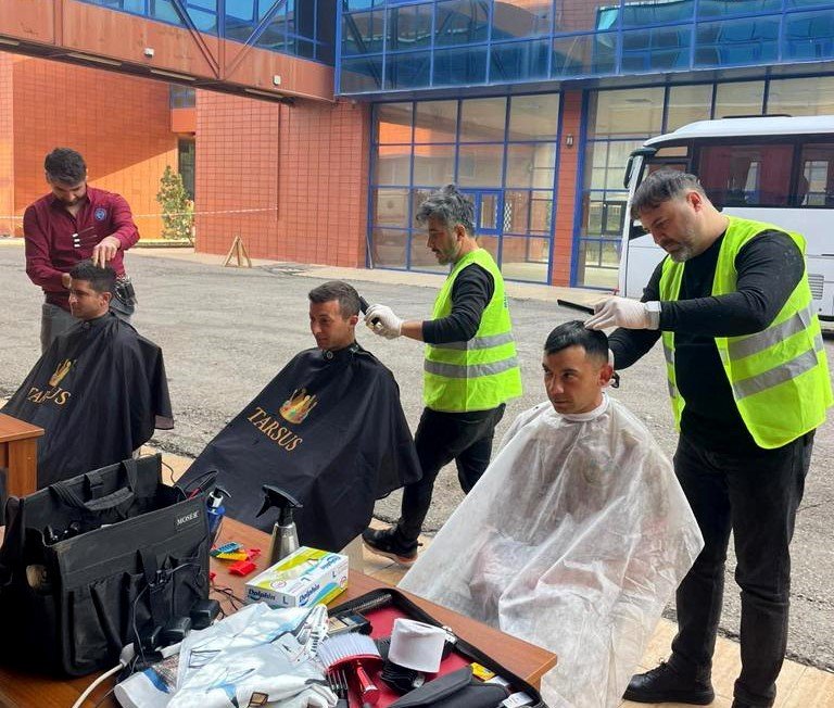 Mehmetçik’e Berber Hizmeti