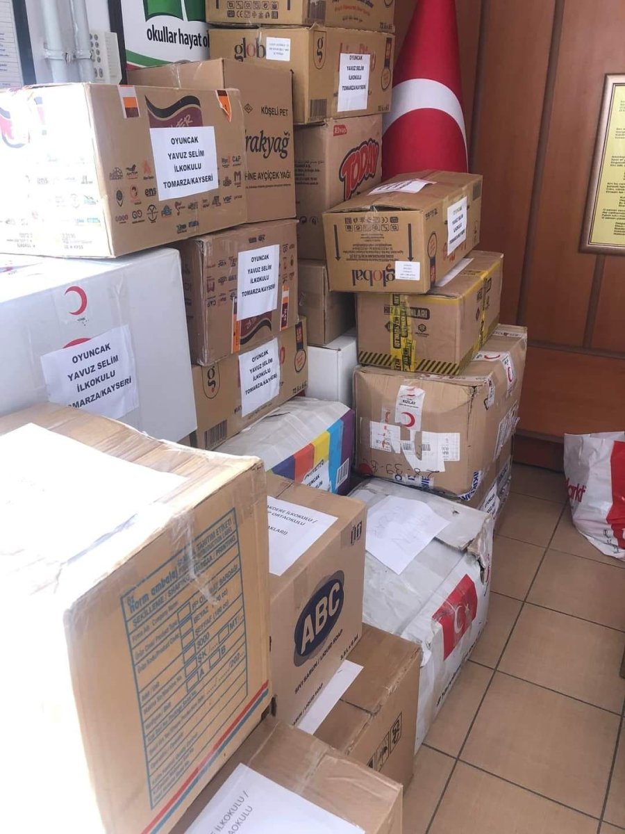 Tomarzalı Çocuklar Oyuncaklarını Depremzede Çocuklar İle Paylaştı