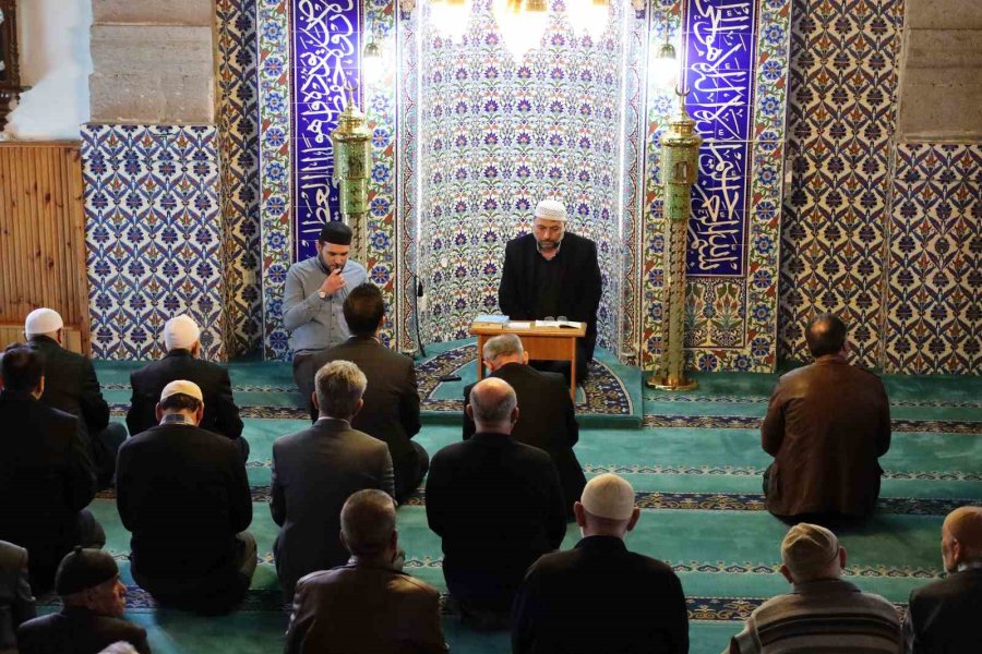 Yahyalı’da Depremde Hayatını Kaybeden Vatandaşlarımız İçin Mevlid Okundu