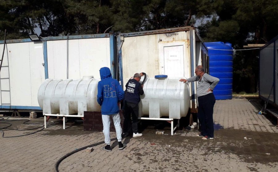 Akdeniz Belediyesi Ekipleri Deprem Bölgesinde Hizmet Veriyor