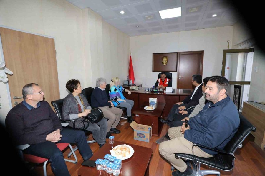 Rektör Özkan Depremzede Öğrencileri Hatay’da Ziyaret Etti