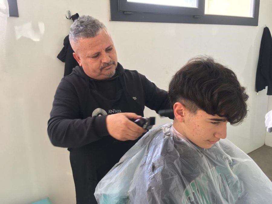 Mobil Kuaför Depremzedeler İçin Akseki Ve Kemer’de