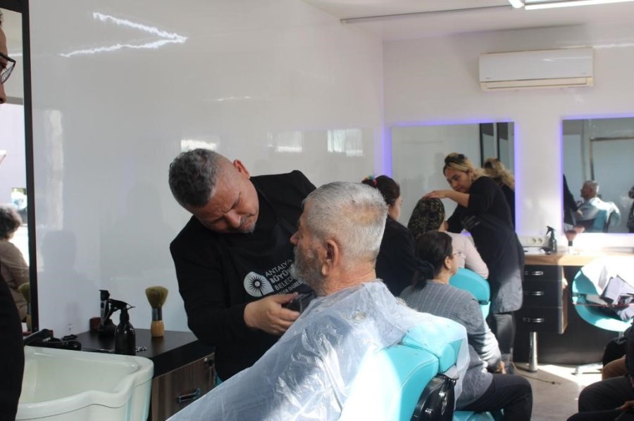 Mobil Kuaför Depremzedeler İçin Akseki Ve Kemer’de