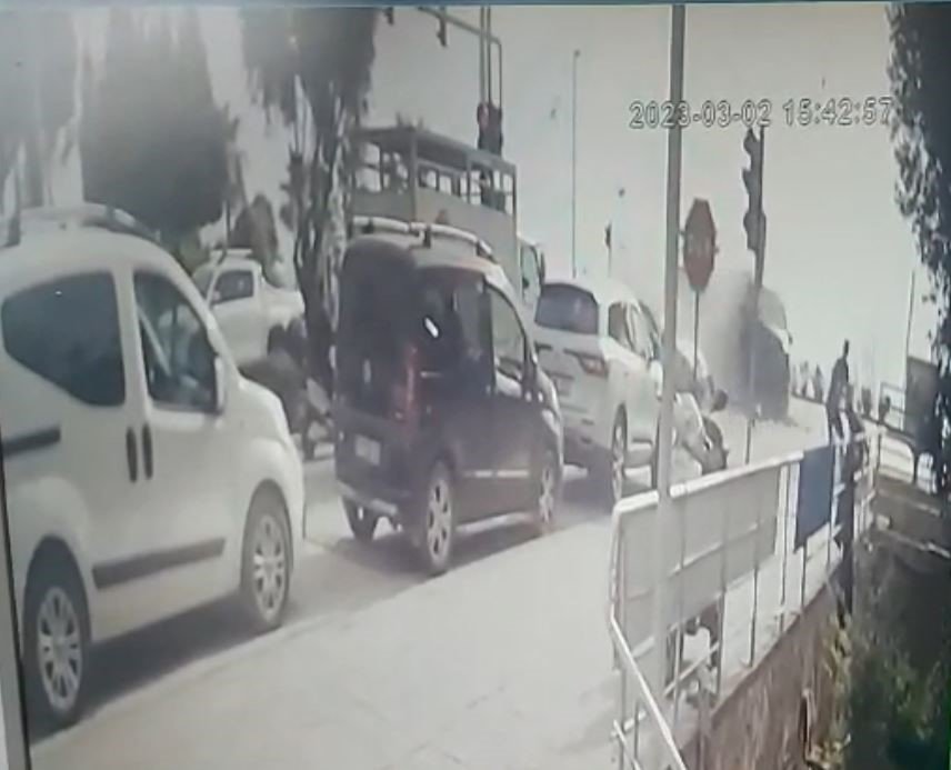 Alanya’da Depremzedeleri Ölüme Götüren Kaza Güvenlik Kamerasına Yansıdı