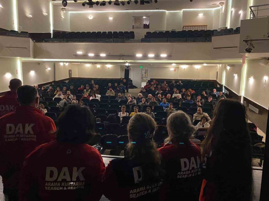 Dak Yeni Gönüllüleriyle Buluştu