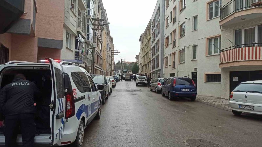 Eskişehir’de Aksiyon Filmlerini Aratmayan Kovalamaca; 1 Polis Memuru Yaralı