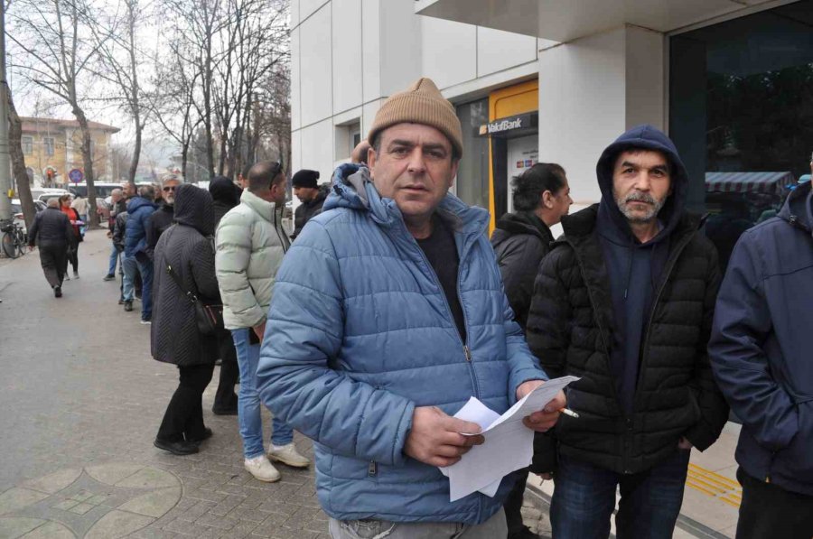 Sgk’nın Önünde Eyt Kuyruğu