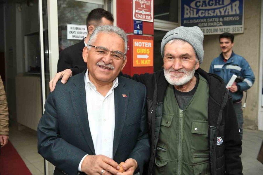 Büyükkılıç, Bünyan’dan Hem İstişare Toplantısı Yaptı Hem De Depremzedeleri Ziyaret Etti