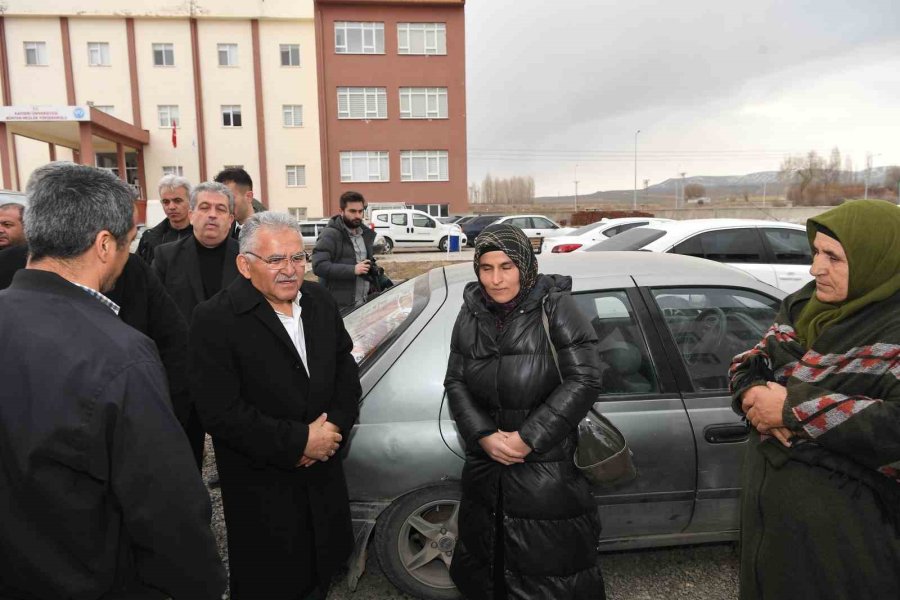 Büyükkılıç, Bünyan’dan Hem İstişare Toplantısı Yaptı Hem De Depremzedeleri Ziyaret Etti