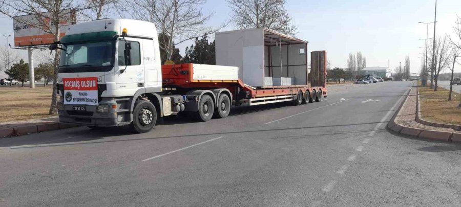 Büyükşehir’den Deprem Bölgesine 2 Konteyner Mutfak Ve 1 Konteyner Yatakhane Daha