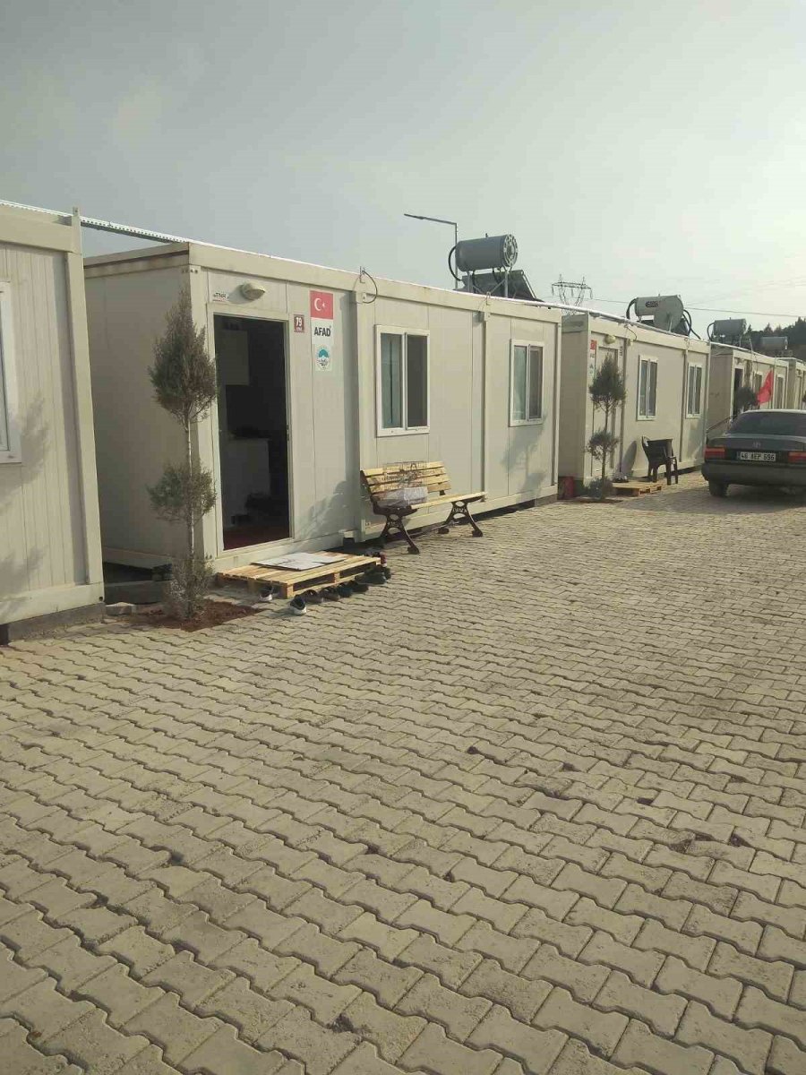 Büyükşehir’den Deprem Bölgesine 2 Konteyner Mutfak Ve 1 Konteyner Yatakhane Daha