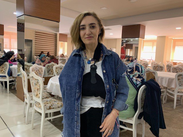 Depremzedeler Üşemesin Diye Ördükleri Yürekleri Isıtıyor