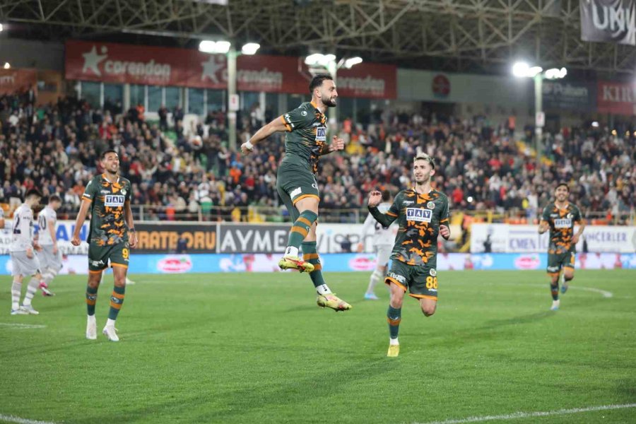 Spor Toto Süper Lig: Corendon Alanyaspor: 1 - Medipol Başakşehir: 0 (maç Sonucu)