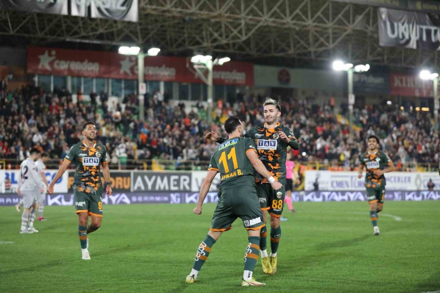 Spor Toto Süper Lig: Corendon Alanyaspor: 1 - Medipol Başakşehir: 0 (maç Sonucu)