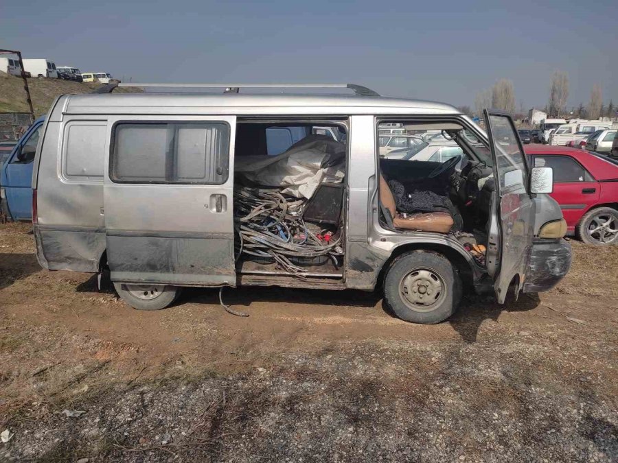 Ekiplerden Kaçan Ve Polis Memurunu Yaraladıktan Sonra Yakalanan Şüpheli Tutuklandı