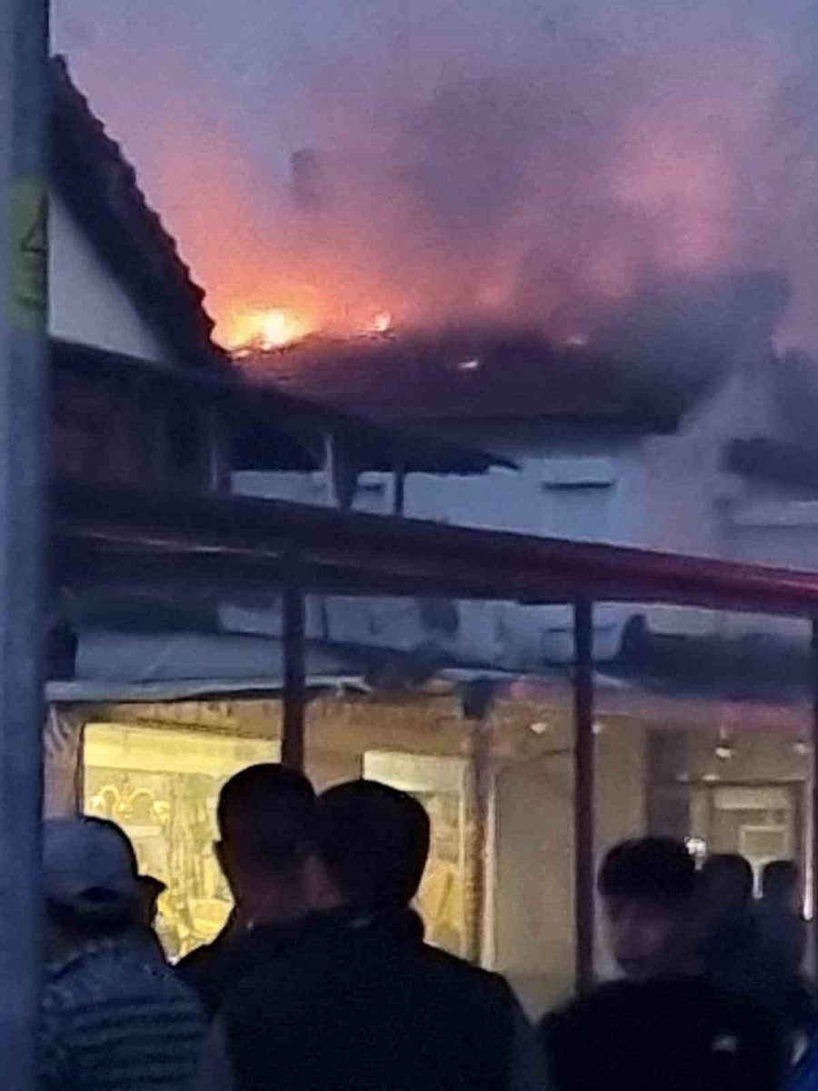 Turizm Bölgesinde Korkutan İşyeri Yangını