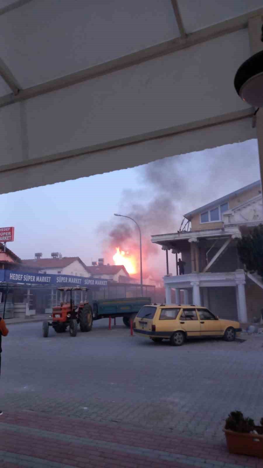 Turizm Bölgesinde Korkutan İşyeri Yangını