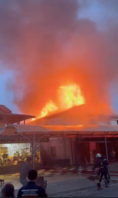 Turizm Bölgesinde Korkutan İşyeri Yangını