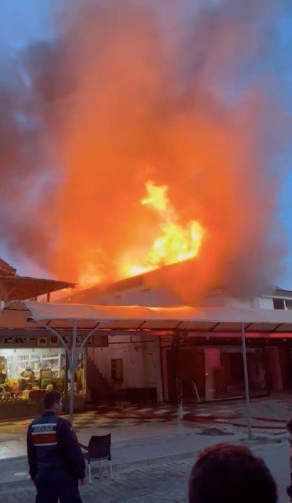 Turizm Bölgesinde Korkutan İşyeri Yangını