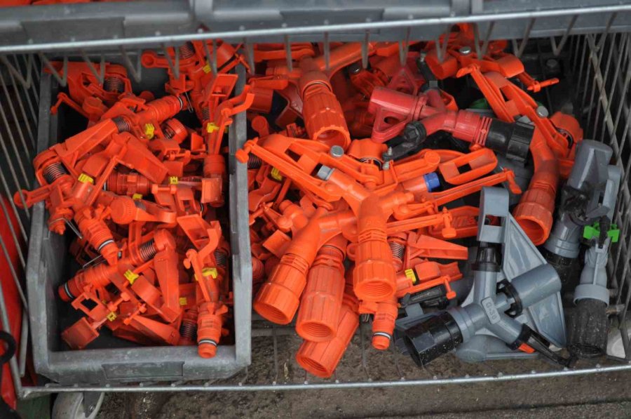 Kuraklıktan Endişelenen Çiftçiler Farklı Sulama Yöntemleri Arıyor