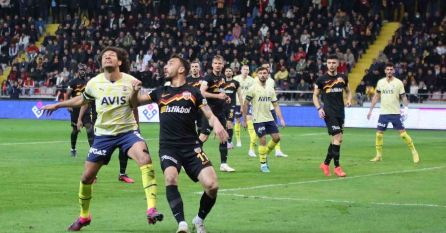 Spor Toto Süper Lig: Kayserispor: 0 - Fenerbahçe: 1 (ilk Yarı)