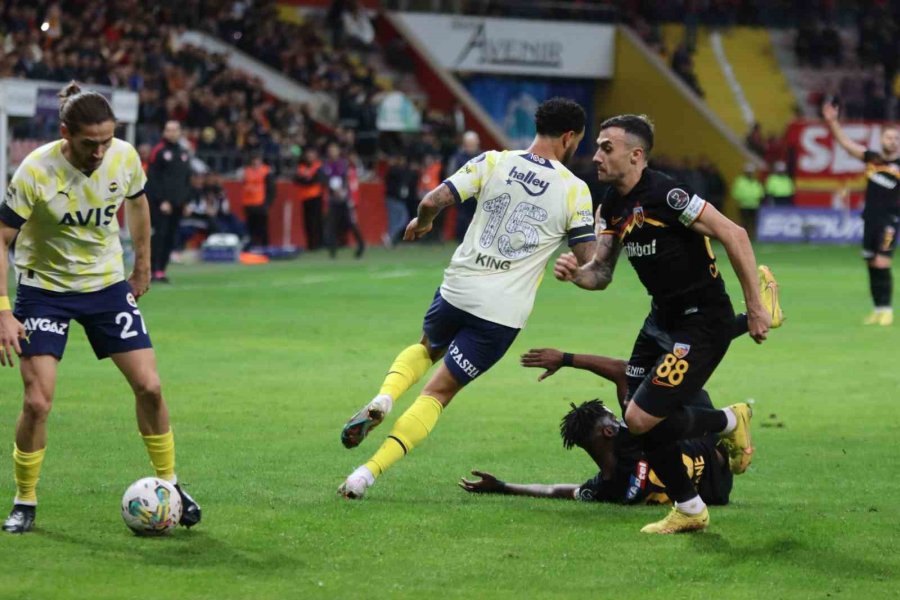 Spor Toto Süper Lig: Kayserispor: 0 - Fenerbahçe: 1 (ilk Yarı)