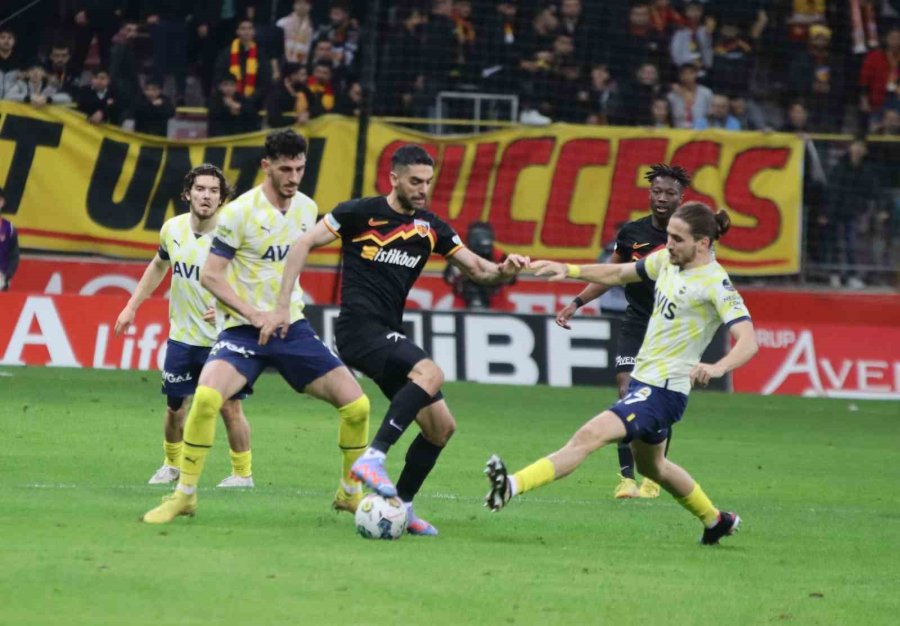 Spor Toto Süper Lig: Kayserispor: 0 - Fenerbahçe: 1 (ilk Yarı)