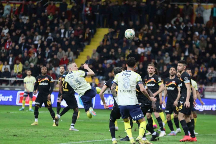 Spor Toto Süper Lig: Kayserispor: 0 - Fenerbahçe: 1 (ilk Yarı)