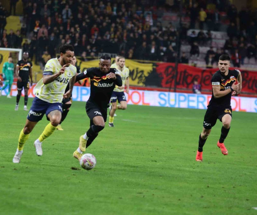 Spor Toto Süper Lig: Kayserispor: 0 - Fenerbahçe: 1 (ilk Yarı)